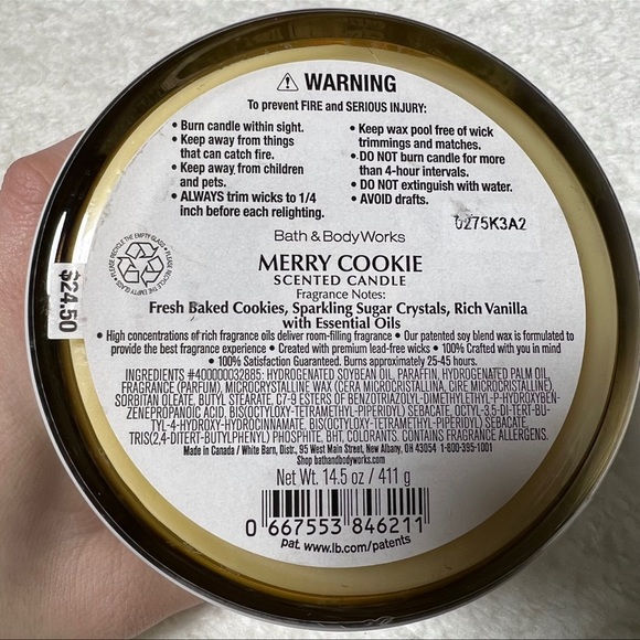 Bath & Body Works Merry Cookie 3-Wick Candle - Picture 5 of 8
